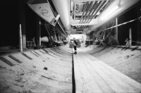 Image of sheet 20020700 photo 3: unter der tbm Segnung der TBM Tunnelbohrmaschiene in der Neat Basistunnel Gotthard Bahntunnel im Beisein Regierungsrat Marco Borradori und Peter Zbinden 27-29 Vorsitzender der Geschäftsleitung AlpTransit Gotthard AG Einweihung der TBM beim Südportal in Bodio
Auf der Baustelle in Bodio hat die erste Tunnelbohrmaschine die Vortriebsarbeit aufgenommen. Sie hat 15 km Fels bis Faido vor sich.
santa Barbara Heilige Schutzgöttin der Tunnelarbeiter 23-24
arbeiter der Firma herrenknecht an der TBM