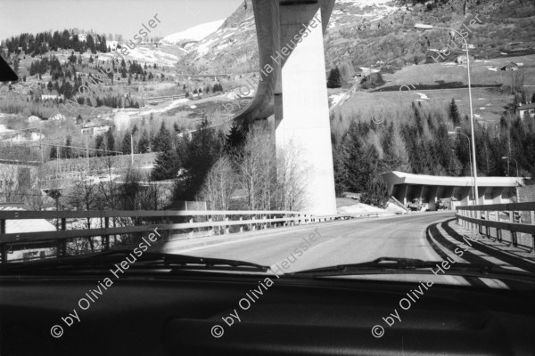 Image of sheet 20020870 photo 23: Eingang Autotunnelportal Nord Tunnel Verkehr Lastwagen Ausgang Sued Leventina Kanton Ticino Aus dem Nobelhotel 'Posta' in Piotta wurde ein Behindertenheim nr. 33 27-34