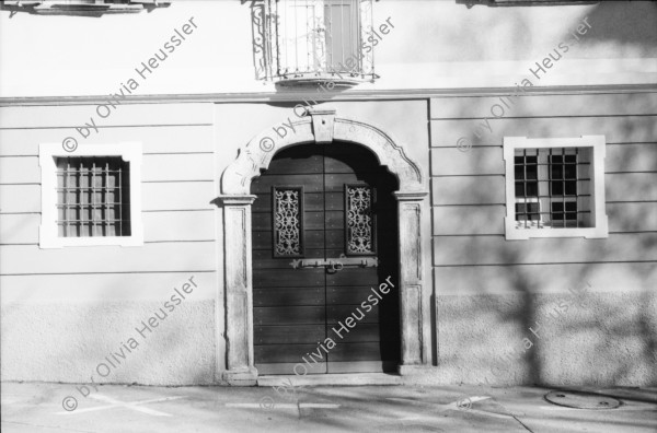 Image of sheet 20020870 photo 24: Eingang Autotunnelportal Nord Tunnel Verkehr Lastwagen Ausgang Sued Leventina Kanton Ticino Aus dem Nobelhotel 'Posta' in Piotta wurde ein Behindertenheim nr. 33 27-34