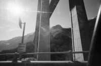 Image of sheet 20020900 photo 1: Herr Fausto Cipolla Vorstand des einstmals zweitgrössten Güterbahnhofs der Südschweiz

ABB Filiale Biaschina Autobahn Passstrasse und Bahnviadukt