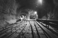 Image of sheet 20020920 photo 23: Neat Bahntunnel Gotthardbasistunnel Baustelle Suedportal AlpTransit Gotthard AG Südportal in Bodio

An der Kreuzung von Weströhre und Umgehungsstollen Richtung Norden. 

aus: Gotthard, das Hindernis verbindet. 
Kanton Tessin, Ticino, Schweiz Svizzera, Switzerland 2002
Exhibition »Via Gotthard«, Leica Camera Galerie Bienne 2003