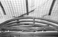 Image of sheet 20020930 photo 7: Neat Gotthard Basistunnel AlpTransit AG Infozentrum Die Nachläufer der Tunnelbohrmaschine ist eine vierhundert Meter lange  Tunnelfabrik. Montage von Stahlgewebematten Arbeiter der Firma Herrenknecht Aushub im Val Bavona ?? Mann in Modelleisenbahn der Neat