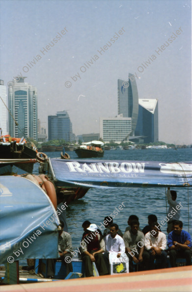 Image of sheet 20030010 photo 17: Ansichten aus Deriah Dubai Schiffspasagiere Schiffahrt Arbeiter ArbeitnehmerInnen überqueren das Meer auf Transport Passagierschiffen