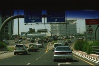 Image of sheet 20030020 photo 32: Ansichten aus Deriah Dubai Schiffspasagiere Schiffahrt Arbeiter ArbeitnehmerInnen überqueren das Meer auf Transport PassagierschiffenAnsichten aus Deriah Dubai Schiffspasagiere Schiffahrt Arbeiter ArbeitnehmerInnen überqueren das Meer auf Transport Passagierschiffen Holz aus Chile Taucher arbeiten an der Hafenmauer Hotel Brücke Verkehr Holzschiffe