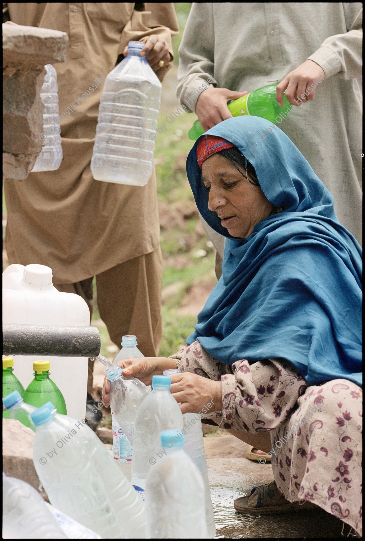 Image of sheet 20030070 photo 6: Murree M. ist eine Kleinstadt in der Provinz Punjab in Nord-Pakistan Ajubia Park
Ayubia is small town in the Khyber-Pakhtunkhwa province of Pakistan. It is located near the Murree hills and Galyat and is home to Ayubia National Park. Frauen beim Wasser holen mit Pet Flaschen. Kopftuch Galyat tal