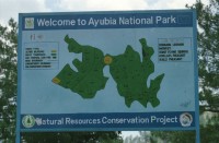 Image of sheet 20030100 photo 26: Ayubia is a small town in the Khyber-Pakhtunkhwa province of Pakistan. It is located near the Murree hills and Galyat and is home to Ayubia National Park. It is a very famous tourist destination and includes one of the oldest chair lifts of the area.
Pakistan Kuzagali: Parkwächter am Eingang zum Ajubia National Park. 23/05/2003 entering Ajubia National Park. Parkguide having a break, in the park you can see rhesus monkeys sitting around.