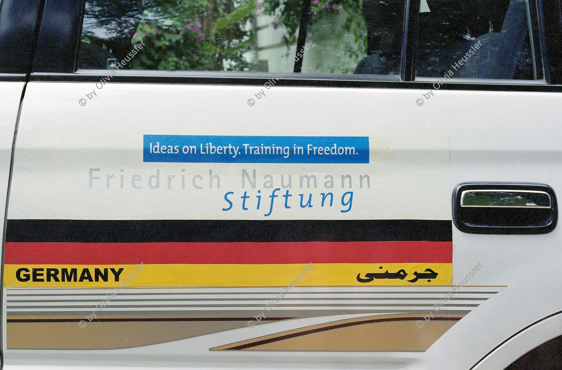 Image of sheet 20030160 photo 11: Ein Jeep der deutschen Friedrich Naumann Stiftung Deutschland Germany Pakistan