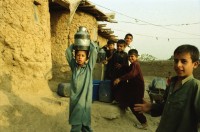Image of sheet 20030160 photo 26: Pakistan Islamabad 
Afghans in Pakistan (Urdu: افغان مُہاجر, Muhajir Afghans) are refugees who fled Afghanistan during the 1980s Soviet war in their homeland into Pakistan.[2] As of March 2009, some 1.7 million registered Afghan nationals were reported to be still living in Pakistan. They are allowed to work and attend schools in the country until the end of 2012.[1]
Im Flüchtlingslager Slum F-11 leben seit 1985 55'000- 60'000 afghanische Flüchtlinge. Das Lager
Friedrich Neumann Stiftung Jeep Heute stehen auf dem Gelände des ehemaligen Flüchtlingslager moderne teure Wohnungen zum Kauf angeboten.