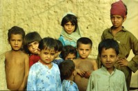 Image of sheet 20030160 photo 36: Pakistan Islamabad 
Afghans in Pakistan (Urdu: افغان مُہاجر, Muhajir Afghans) are refugees who fled Afghanistan during the 1980s Soviet war in their homeland into Pakistan.[2] As of March 2009, some 1.7 million registered Afghan nationals were reported to be still living in Pakistan. They are allowed to work and attend schools in the country until the end of 2012.[1]
Im Flüchtlingslager Slum F-11 leben seit 1985 55'000- 60'000 afghanische Flüchtlinge. Das Lager
Friedrich Neumann Stiftung Jeep Heute stehen auf dem Gelände des ehemaligen Flüchtlingslager moderne teure Wohnungen zum Kauf angeboten.