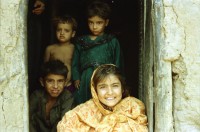 Image of sheet 20030200 photo 25: Heute stehen auf dem Gelände des ehemaligen Flüchtlingslager moderne teure Wohnungen zum Kauf angeboten