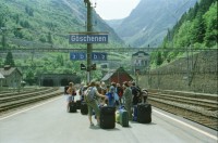 Image of sheet 20030270 photo 21: Göschenen Gotthard Bahntunnel Bahnhof Lokomotive Brücke Lastwagen Stau 
Autostrasse oberhalb Motto Bartola Rega Lawinengalerie Unfall  Tremola Stau Kurve Nationalstrasse 
Der Gotthardtunnel oder auch Gotthard-Scheiteltunnel ist der Scheiteltunnel der Gotthardbahn und verläuft unter dem Sankt-Gotthard-Pass durch das Schweizer Gotthardmassiv. Der 15 003 Meter lange Eisenbahntunnel besteht aus einer einzelnen, doppelgleisig ausgebauten Tunnelröhre zwischen den Ortschaften Göschenen im Kanton Uri und Airolo im Kanton Tessin.