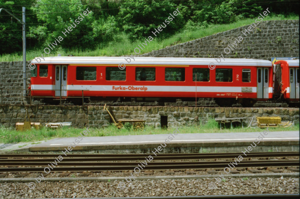 Image of sheet 20030270 photo 23: Göschenen Gotthard Bahntunnel Bahnhof Lokomotive Brücke Lastwagen Stau 
Autostrasse oberhalb Motto Bartola Rega Lawinengalerie Unfall  Tremola Stau Kurve Nationalstrasse 
Der Gotthardtunnel oder auch Gotthard-Scheiteltunnel ist der Scheiteltunnel der Gotthardbahn und verläuft unter dem Sankt-Gotthard-Pass durch das Schweizer Gotthardmassiv. Der 15 003 Meter lange Eisenbahntunnel besteht aus einer einzelnen, doppelgleisig ausgebauten Tunnelröhre zwischen den Ortschaften Göschenen im Kanton Uri und Airolo im Kanton Tessin.