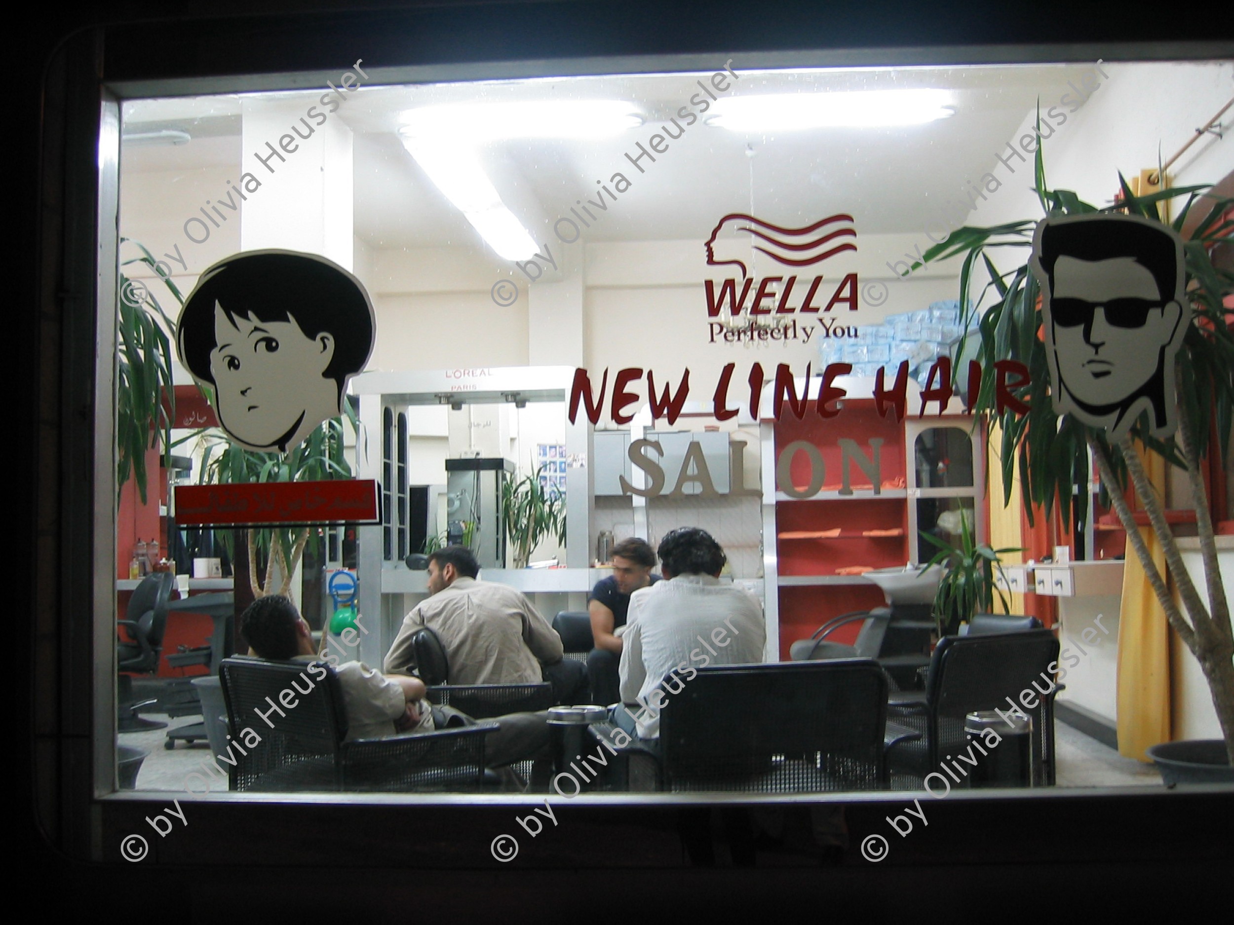 Image of sheet 20031023 photo 501: Palestine Ramallah Palästina Oktober 2003 window street Schaufenster Coiffeur friseur hair cut

√
© 2003, OLIVIA HEUSSLER / www.clic.li
