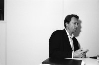 Image of sheet 20040090 photo 2: Portrait Dirk Schütz Chefredaktor Cash Ringier im Gespräch mit Bettina Büsser für den Klartext Personen Journalismus Printmedien