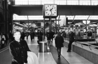 Image of sheet 20050000 photo 1: Bea Tschanz	am	3.02.05 im Hauptbahnhof unter der Treffpunkuhr in  Zürich