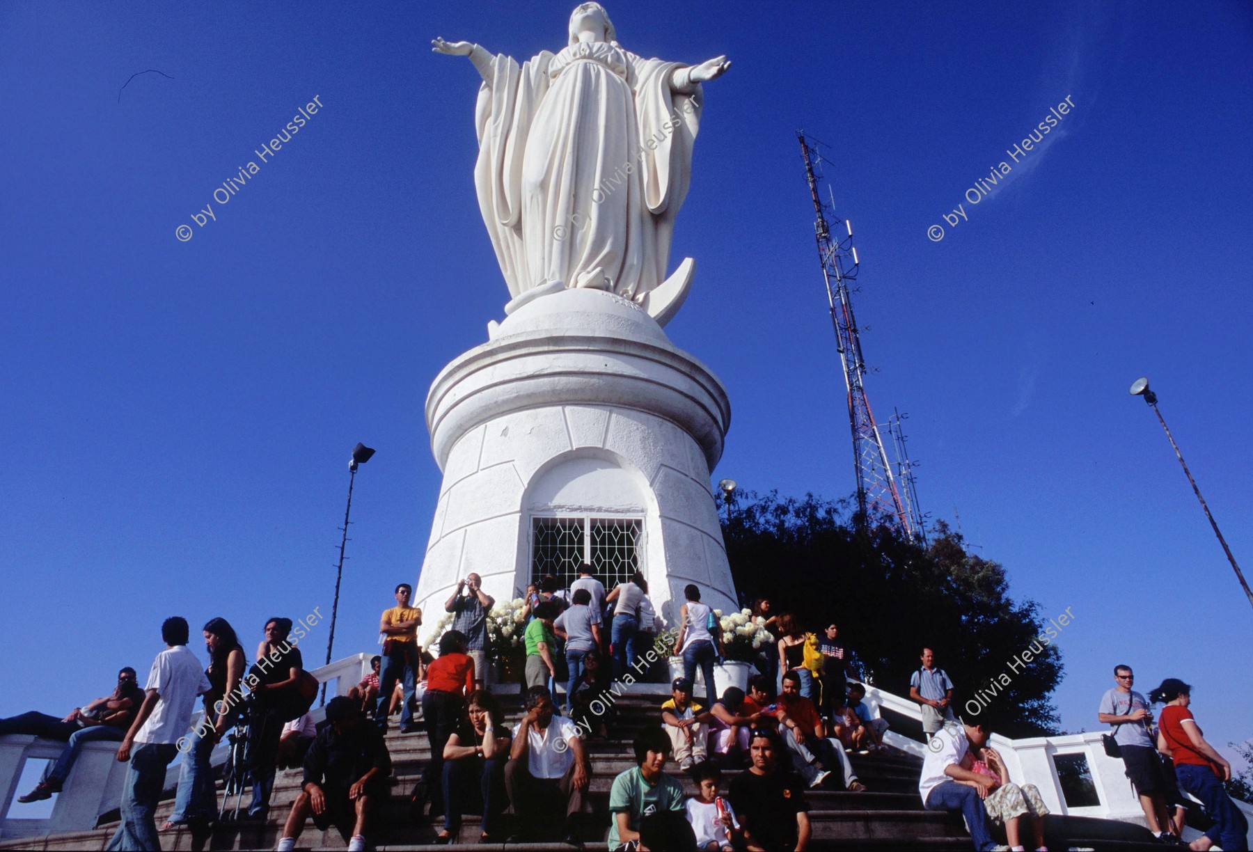 Image of sheet 20051129 photo 504: Santiago de Chile 29.12.2005 America latina Latin America Latein Amerika Suedamerika Südamerika Amerika Down town monument christo denkmal statue religion