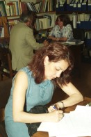 Image of sheet 20051201 photo 11: At CODEPU, victims of human rights violations register for compensation from the President Allende Foundation based in Madrid.
Santiago de Chile 
La Corporación de Promoción y Defensa de los Derechos del Pueblo – CODEPU-
für Uno Hochkommissariat gegen die Folter human rights Menschenrechte Folteropfer Pinochet 

La Corporación de Promoción y Defensa de los Derechos del Pueblo – CODEPU- es una organización no gubernamental de Derechos Humanos fundada durante la dictadura militar, el 8 de noviembre del año 1980. Desde hace 30 años asiste a las víctimas y los familiares de las víctimas de violaciones a los derechos humanos y lucha contra la impunidad.