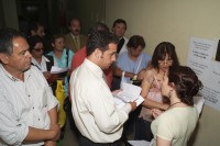 Image of sheet 20051201 photo 14: At CODEPU, victims of human rights violations register for compensation from the President Allende Foundation based in Madrid.
Santiago de Chile 
La Corporación de Promoción y Defensa de los Derechos del Pueblo – CODEPU-
für Uno Hochkommissariat gegen die Folter human rights Menschenrechte Folteropfer Pinochet 

La Corporación de Promoción y Defensa de los Derechos del Pueblo – CODEPU- es una organización no gubernamental de Derechos Humanos fundada durante la dictadura militar, el 8 de noviembre del año 1980. Desde hace 30 años asiste a las víctimas y los familiares de las víctimas de violaciones a los derechos humanos y lucha contra la impunidad.