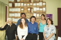 Image of sheet 20051201 photo 24: Santiago de Chile 
La Corporación de Promoción y Defensa de los Derechos del Pueblo – CODEPU-
für Uno Hochkommissariat gegen die Folter human rights Menschenrechte Folteropfer Pinochet 
Paz Rojas Baeza Vizepräsidentin vice president (left)

La Corporación de Promoción y Defensa de los Derechos del Pueblo – CODEPU- es una organización no gubernamental de Derechos Humanos fundada durante la dictadura militar, el 8 de noviembre del año 1980. Desde hace 30 años asiste a las víctimas y los familiares de las víctimas de violaciones a los derechos humanos y lucha contra la impunidad.