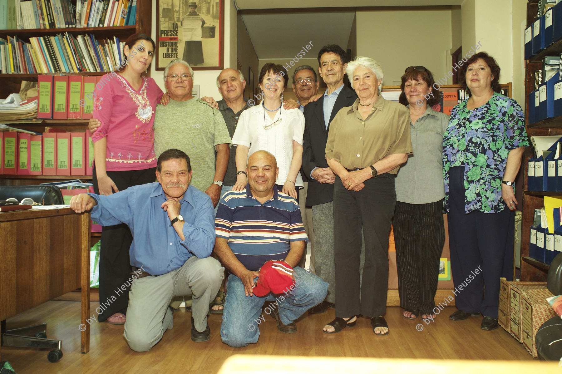 Image of sheet 20051203 photo 32: Victims of human rights violations (with Dr. Paz Rojas -3rd from right-, the vizepresident of Codepu) 2005
Santiago de Chile Latinamerica Lateinamerica Human Rights Menschenrechte Pinochet Folter Opfer Southamerica Militärdiktatur Military
Corporación de Promoción y Defensa de los Derechos del Pueblo (CODEPU) es una organización no gubernamental (ONG) chilena, dedicada a la promoción y defensa de los derechos humanos.