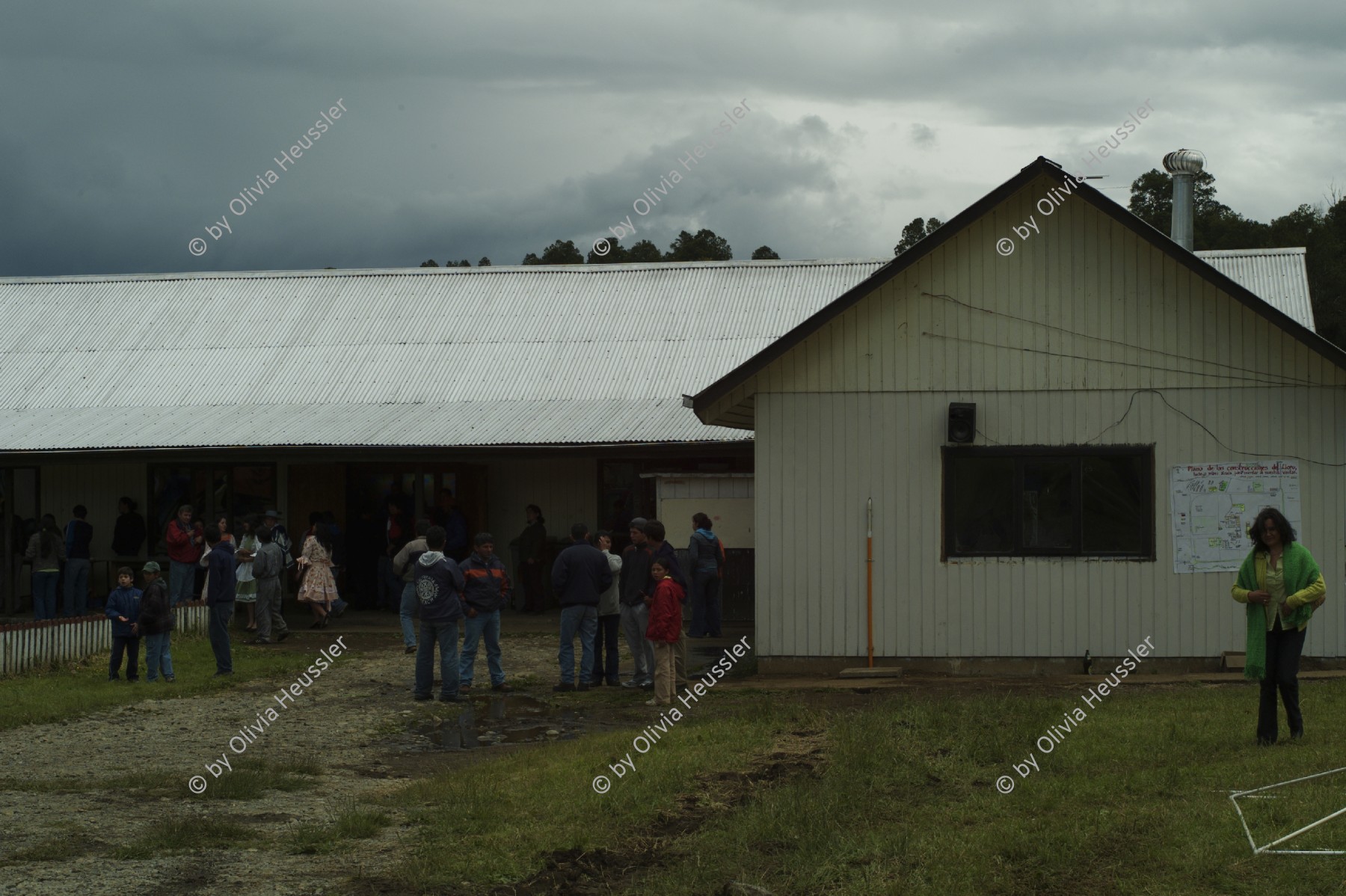 Image of sheet 20051204 photo 38: Liceo Agricola El Llolly Paillaco Chile 2005 Escuela Schule Agricultural School Liceo Agrícola El Llolly, Weiler El Llolly in Paillaco, rund 100 km landeinwärts vom Pazifik und der Stadt Valdivia in der Region Los Rios, Südchile, gelegen. Internatschule für Landwirtschaft