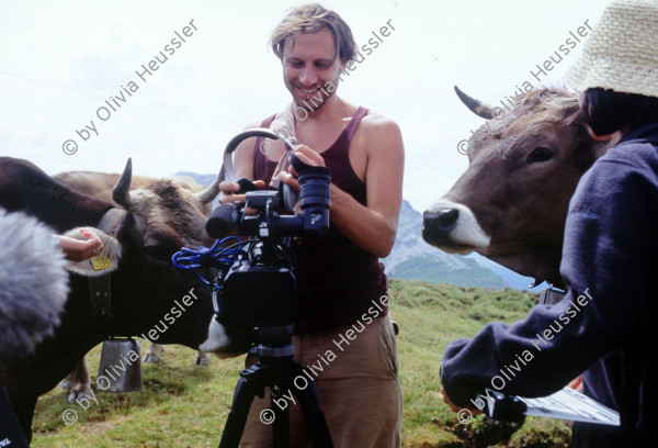 Image of sheet 20060725 photo 4: Tobias Dengler beim Dreh für Freiheitsfieber von Susanne Eigenheer, Alp Neaza, Graubünden 2006.