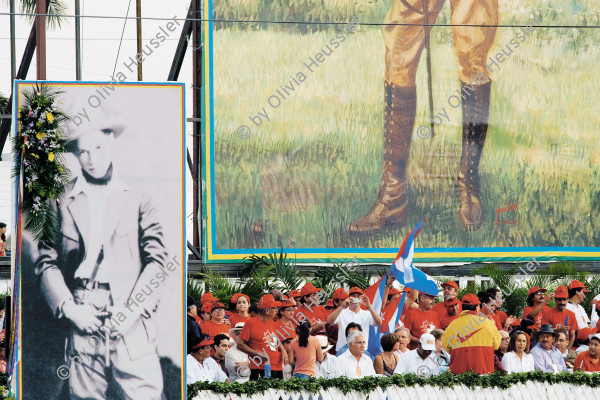 Image of sheet 20090511 photo 207: Bilder von Augusto César Sandino. Plaza de la Fe,
Managua, 19. Juli 2007
Aus: «Der Traum von Solentiname» EPF, Zürich 
«El Sueño de Solentiname» IHNCA Managua p.231