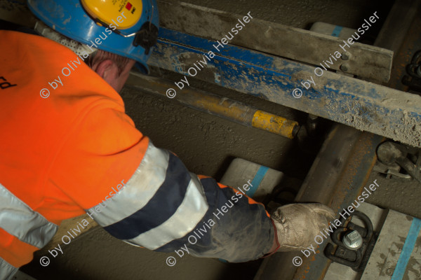 Image of sheet 20110208 photo 709: Gotthard Neat Tunnel Baustelle, Betonierung Schienenbereich. Kanton Tessin Ticino Schweiz Svizzera Switzerland 2011 √