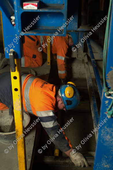 Image of sheet 20110208 photo 711: Gotthard Neat Tunnel Baustelle, Betonierung Schienenbereich. Kanton Tessin Ticino Schweiz Svizzera Switzerland 2011 √