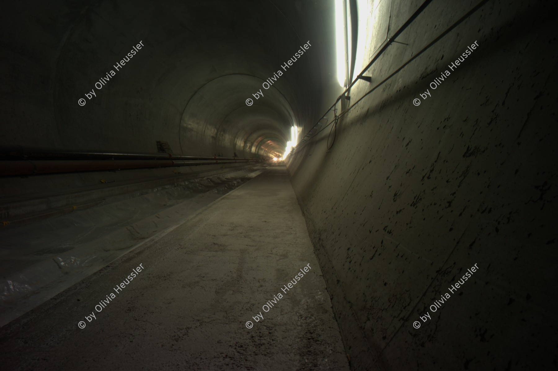 Image of sheet 20110208 photo 967: Gotthard Neat Neue Alpentransversale Bahntunnel. Vom Südportal, zur Baustelle im Tunnel bei Bodio, Kanton Tessin Schweiz Svizzera Switzerland 2011 √