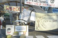 Image of sheet 20111109 photo 1: Die Zeltstadt "Occupy Paradeplatz", aufgenommen am Mittwoch, 9. November 2011 auf dem Lindenhof in Zuerich.