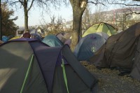 Image of sheet 20111109 photo 3: Die Zeltstadt "Occupy Paradeplatz", aufgenommen am Mittwoch, 9. November 2011 auf dem Lindenhof in Zuerich.
