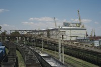 Image of sheet 20120701 photo 613: Güterzüge vor Chiquita Gebäude, Odessa, 2012.