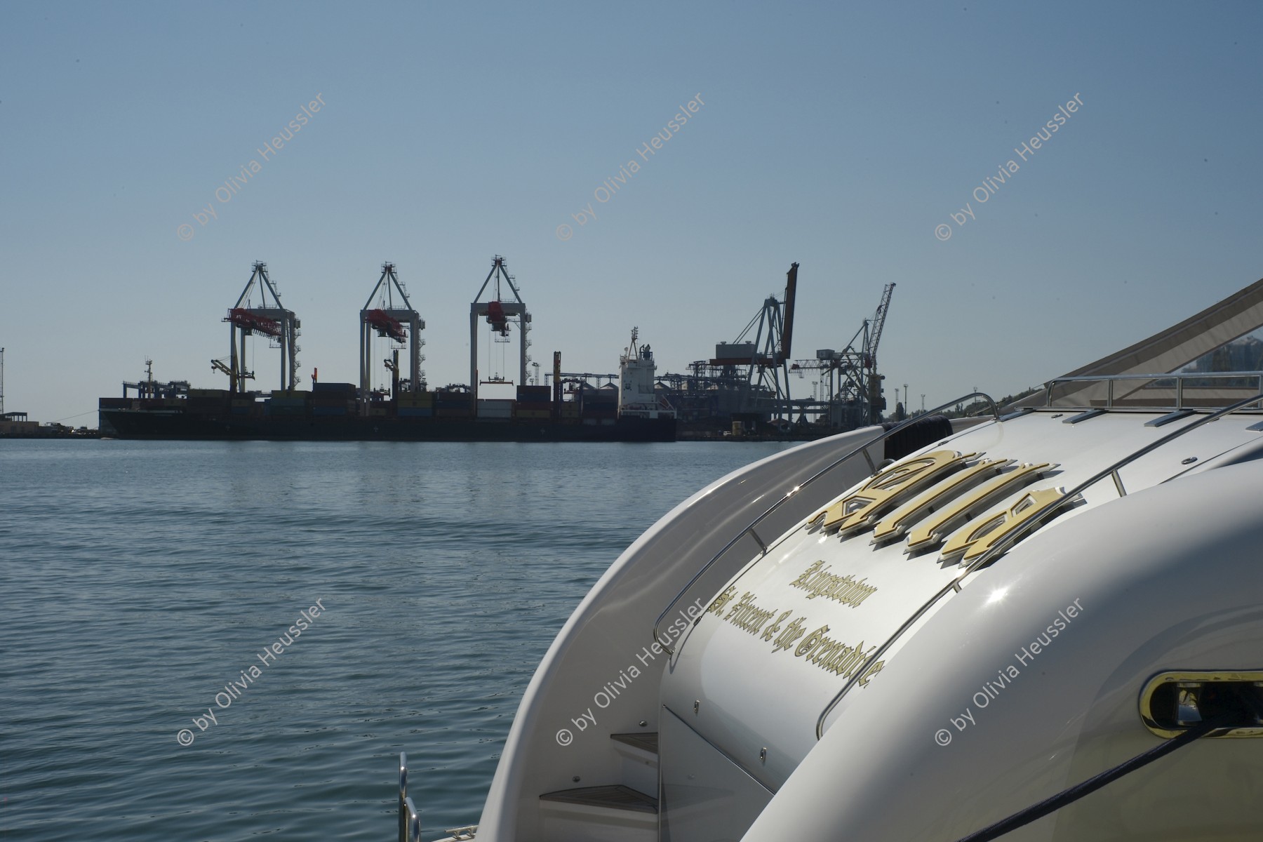 Image of sheet 20120701 photo 686: Odessa, Odesa City Stadt 2012 
Ukraine Port Hafen Transport Motoryacht Motorboot Boot Yacht 
ukrainischen Hafenstadt Odessa am Schwarzen Meer