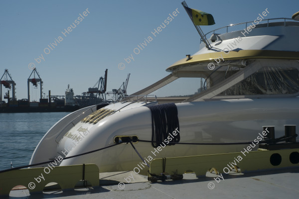 Image of sheet 20120701 photo 687: Odessa, Odesa City Stadt 2012 Treppe Potemkinsche Ukraine Port Hafen Zug Transport Kohle Chiquita Gebäude
Die Potemkinsche Treppe ist eine Mitte des 19. Jahrhunderts errichtete Freitreppe mit 192 Stufen in der ukrainischen Hafenstadt Odessa am Schwarzen Meer