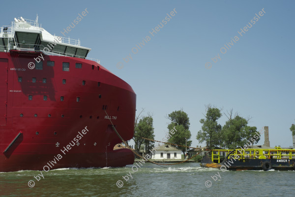 Image of sheet 20120703 photo 748: Donaudelta, Rumänien 2012.
Hochseeschiffe in der Donau, Sulina Rumänien 2012.