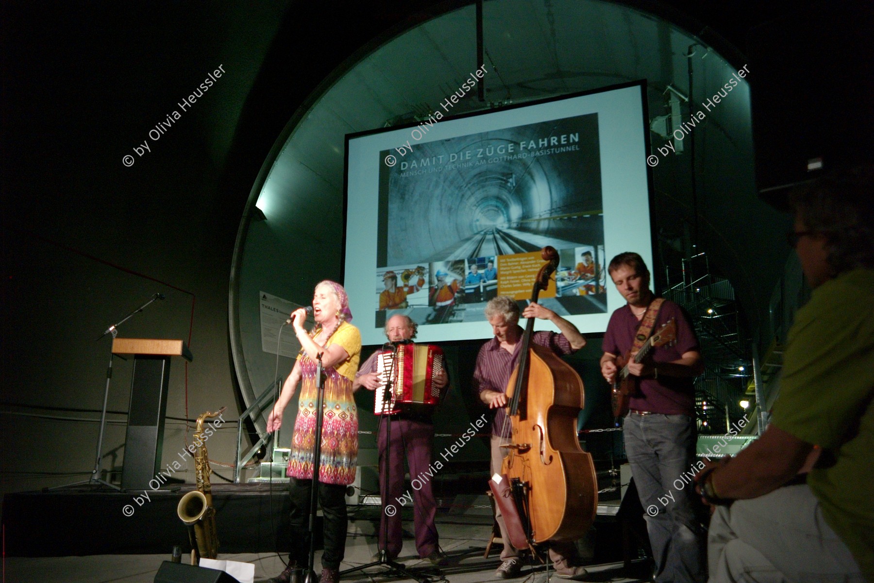 Image of sheet 20130612 photo 565: Buchvernissage Buchpräsentation Bahntechnik Gotthard Basistunnel: Bookpresentation
« Damit die Züge fahren » Transtec Gotthard
Neat Gotthard 
musikalische Umrahmung Musik musik concert Tunnel band 
Kanton Uri Amsteg