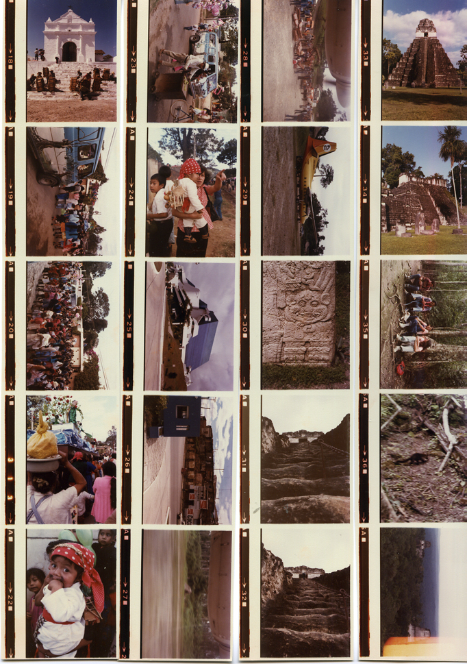 Image of sheet 19780201: Moderes Kulturzentrum in Guatemala City beschmückte Kinder an einer Prozession Piramide in Cobán Coban Steelen Piedras pintadas Altertümer Prekolombinische gelbes
Flugzeug Kirche alte Treppe auf Piramide