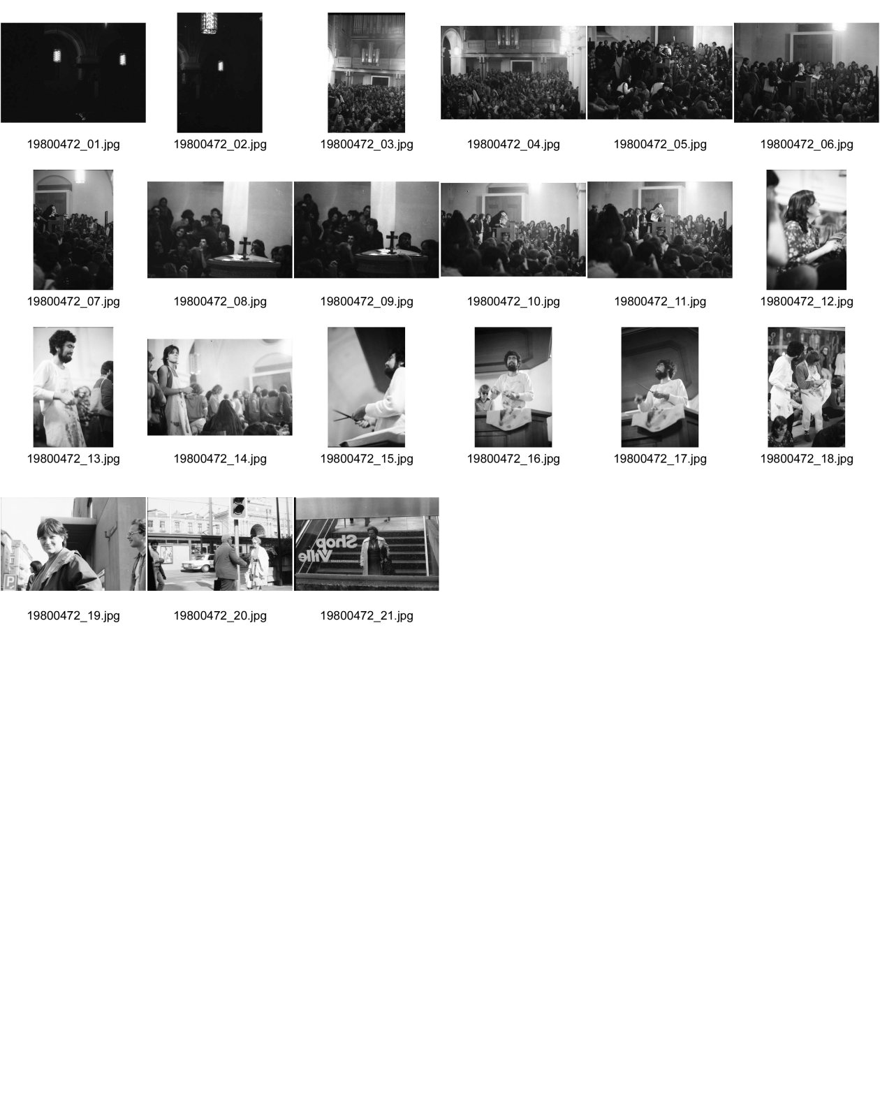 Image of sheet 19800472: Um 20 Uhr am  1. Oktober 1980, läuft das Ultimatum ab, in dem die Zürcher Jugendbewegung den Stadtrat aufgefordert hat, das Autonome Jugendzentrum bedingungslos wieder zu öffnen. An einer VV in der Predigerkirche diskutieren rund 2000 Jugendliche, wie sie ihrer Forderung Nachdruck verleihen könnten. Die strittigen Punkte dieser nun schon seit Wochen dauernden Verhandlungsrunden sind nach wie vor die Notschlafstelle und die Öffnungszeiten. Die Jugendlichen beauftragten den Verein Pro AJZ nur weiterzuverhandeln, wenn zugesichert wird, dass das AJZ 24 Stunden geöffnet bleibt. 
Besetzung  und Vollversammlung durch Angehörige der Bewegung, der Prediger Kirche im Zürcher Niederdorf am 1. Oktober 1980 in der Zürcher Altstadt.
Flu Flu, Christine Renner, Marcel Müller im VW vor Polizei. VV vor Grossmünster auf der Terrasse. Drei Männer und Gaffer vor Graffitti auf Hauswand.
Jugendbewegung Bewegig AJZ Zürcher Jugendunruhen Demonstrationen