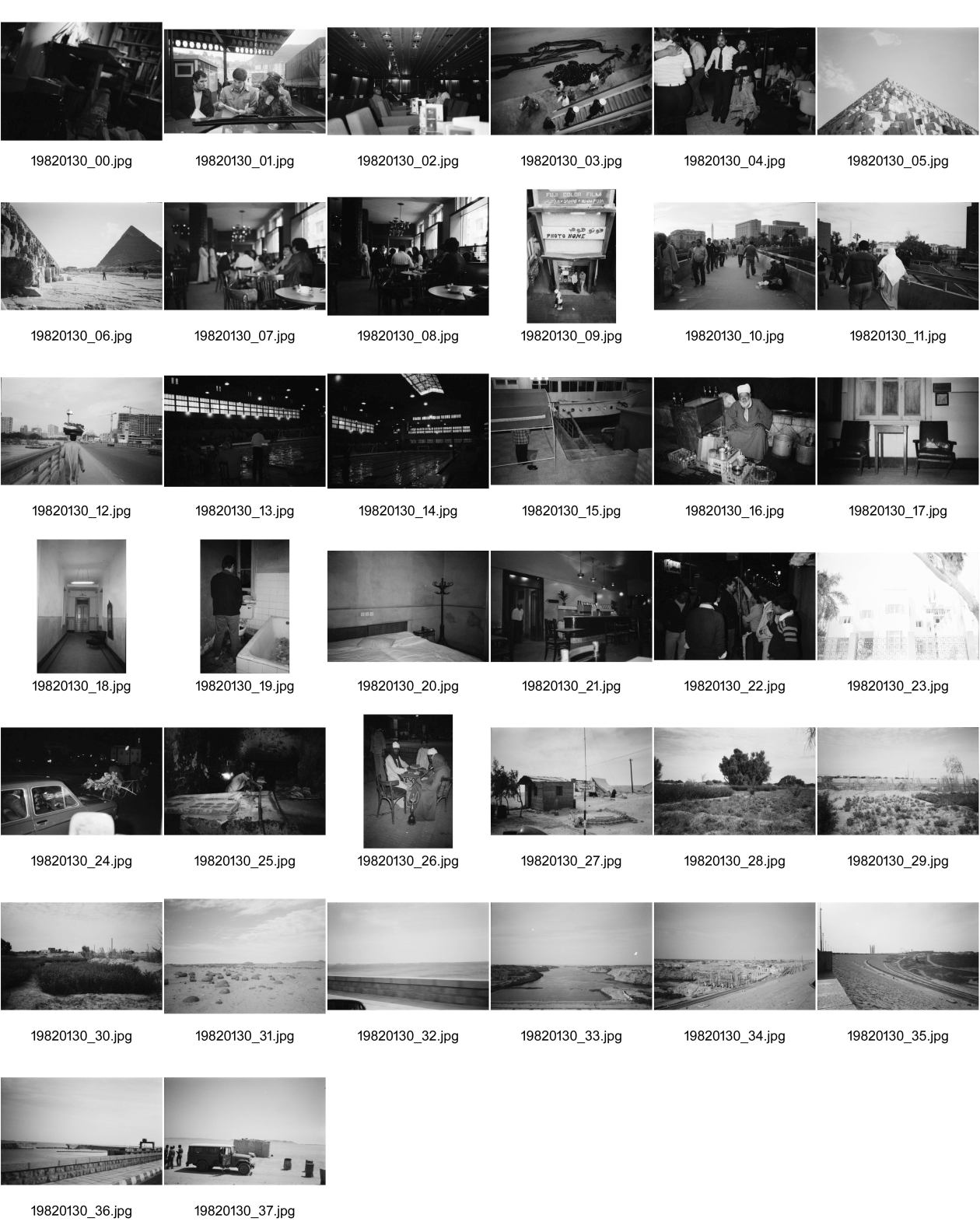 Image of sheet 19820130: © 1982, by Olivia Heussler www.oliviaheussler.com Photo Home in Kairo. Aegypten. Strassenszene. Mann trägt Bündel auf Kopf. Im Schwimmbad. Mann transportiert Blumenkranz auf Fahrrad. In Bäckerei. Tee verkäufer. Katze auf Sofa. Islamischer Mann betet. Nil Staudamm von Assuan. Militärposten in der Wüste. Zwei Kapitäne Beamte mit weissen Kappen besteigen das Schiff in Italien. Piramiden Giza. Anpflanzung in der Wüste. Ägypten 1982 Reise mit Koni Frei u.v.a. Toyota Jeeps für Eritrea 
Militärposten in der Wüste. Aegyptens Grenze zu Sudan. Expedition Mission Help aid für Eritrea. Toyota Jeep Landcruiser 1982 √
Military outpost in the desert. Egypt border with Sudan.