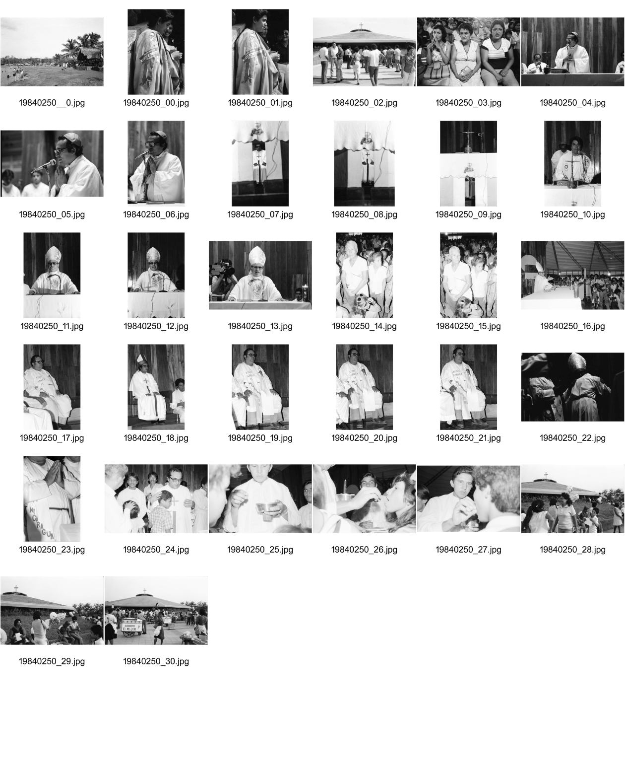 Image of sheet 19840250: In der Kirche Don Juan Bosco wird zum 1. Mai eine antisandinistische Rede gehalten. Pablo Antonio Vega Präsident der Bischofskonferenz  in Managua hält die Rede. Amado Peña, que ahora es Capellán del Sistema Penitenciario wird später von den Sandinisten wegen Handel mit Waffen verhaftet. Er trägt eine Shärpe Schal wo drauf steht: Juan Pablo II Nicaragua ist dir treu. Nicaragua 1984
