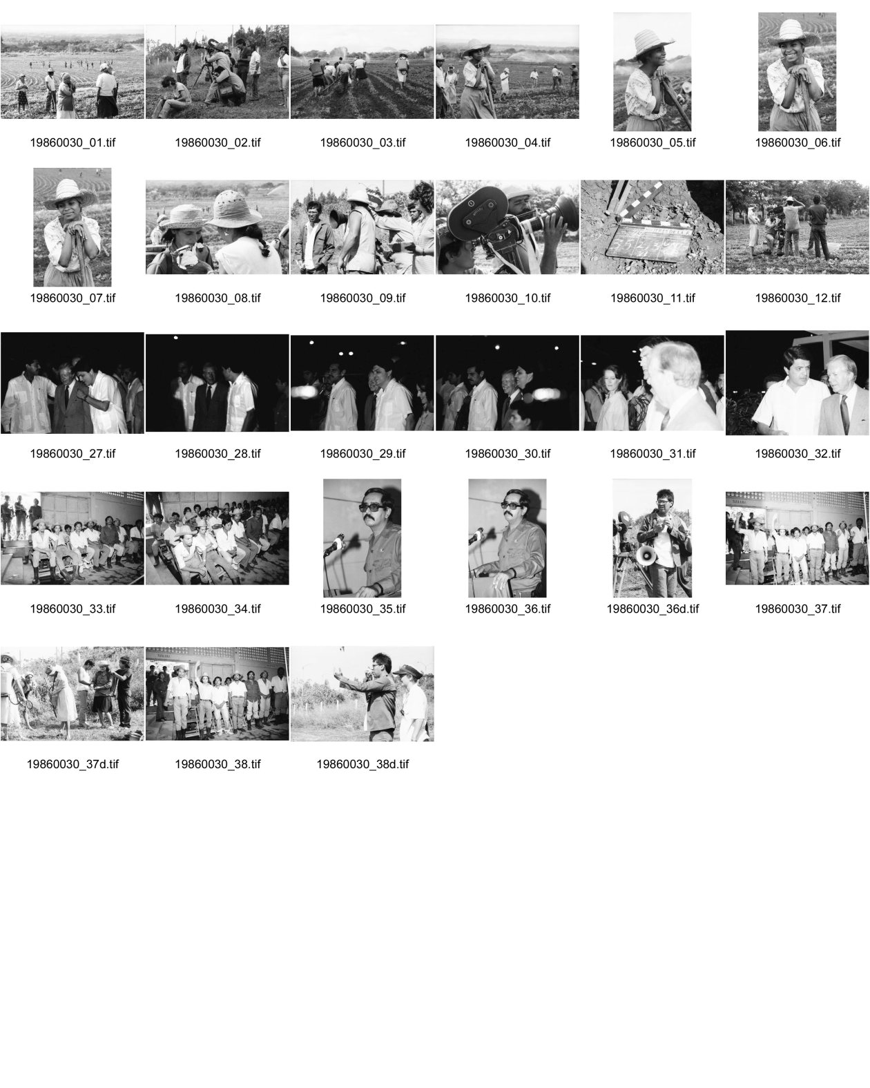 Image of sheet 19860030: Dreharbeiten rodaje Mujeres de la Frontera von Ivan Arguello Lacayo.
Frauen arbeiten im Feld. Pauline aus Jalapa. Portrait. Sie ist die Hauptdarstellerin. Filmproduktion Film filmaufnahmen. Managua Nochmals Ivan und Crew von INCINE. Klappe liegt am Boden. Filmkamera analog Kamera. Gruppenbild. Jimmy Carter trifft auf dem A.C. Sandino Flughafen ein und wird von Sergio Ramirez empfangen. Contras Contra Rebellen junge Bauern aus der Gegend werden überführt. El Rama. Sie beschwören das sie nicht schuldig sind. RAAS 
Nicaragua 1986