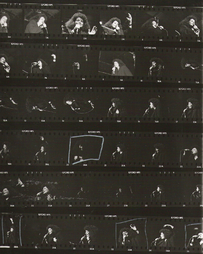 Image of sheet 19880220: singt in der roten Fabrik. WOZ Musik Nicaragua Gesang Die nicaraguanische Sängerin Norma Elena Gadea singt. für WOZ Zürich 1988