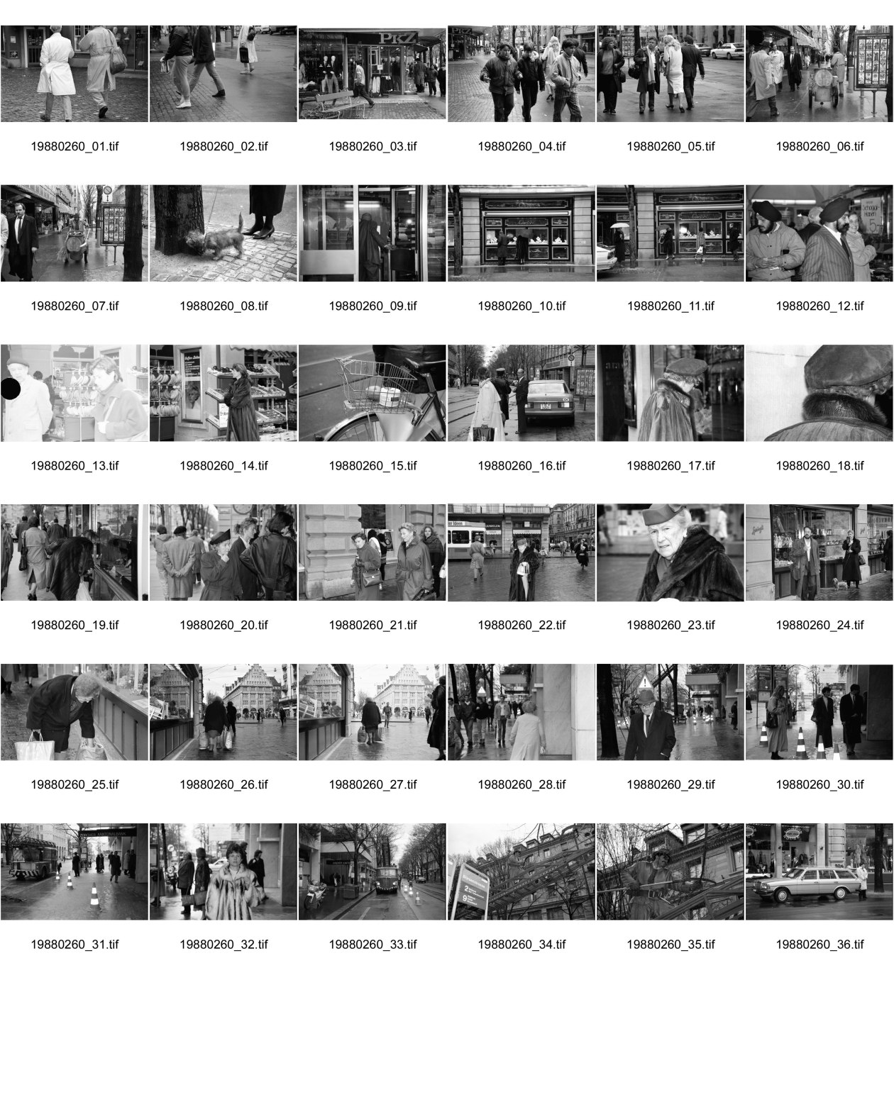 Image of sheet 19880260: Passantinnen vor Geschäften. Cartier Sikh Männer mit Turban Frauen in Pelzmäntel Mercedes Benz Fahrer mit Polizist an der Bahnhofstrasse Mutter von Cathy O'Hare. Reiche Damen. Mit Einkaufstaschen unterwegs. Herren vor Bank. Spezial Fahrzeug zum Bäume schneiden an der Bahnhofstr. VBZ Tafel. Zürich 1988