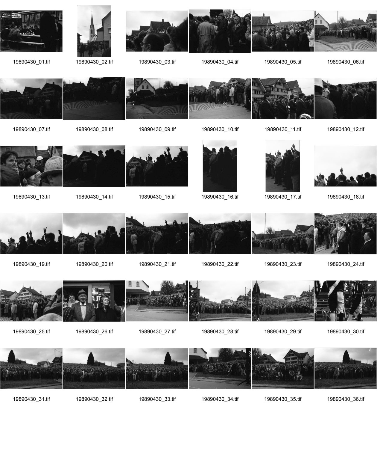 Image of sheet 19890430: Landsgemeinde Appenzell 1989

An der Landsgemeinde in Hundwil, Appenzell Aussenrohden, stimmen die Männer zum letzten Mal unter sich ab. 05.89