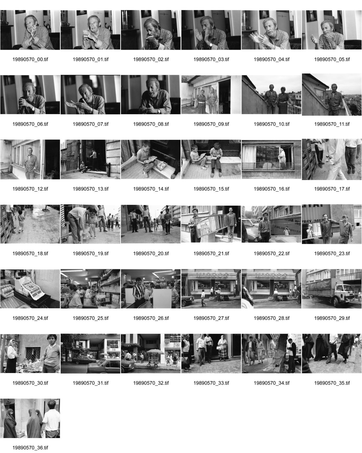Image of sheet 19890570: Portrait frtsg. 890560 Emil Galip Sandalci. Istanbul. Leman Firtina. Kinder lesen Comics. Frau putzt Fenster. Wasser und Brot Vater und Sohn. 2 Männer tragen Spiegel indem ich mich spiegle. Migros Einkaufsladen. Kasse und Sack. Lastwagen. Strassenszene. Strassenverkäufer. Fundamentalistische Frauen in Istanbul. Vermummte Frauen und Mann. 1989 Türkei Istanbul