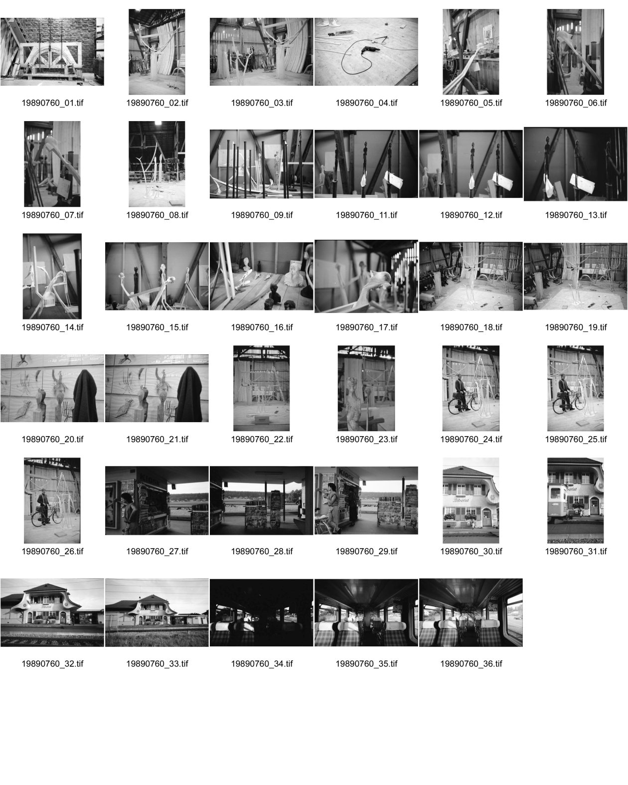 Image of sheet 19890760: Bei Schang Hutter in seinem Atelier in Derendingen. Er steht mit Fahrrad in Halle. Seine Objekte aus Holz. Teile des Veittanz. Bahnhof Biberist. Im Zug hängt eine Waldtapete.
Kultur culture art sculptur artist portrait 1989