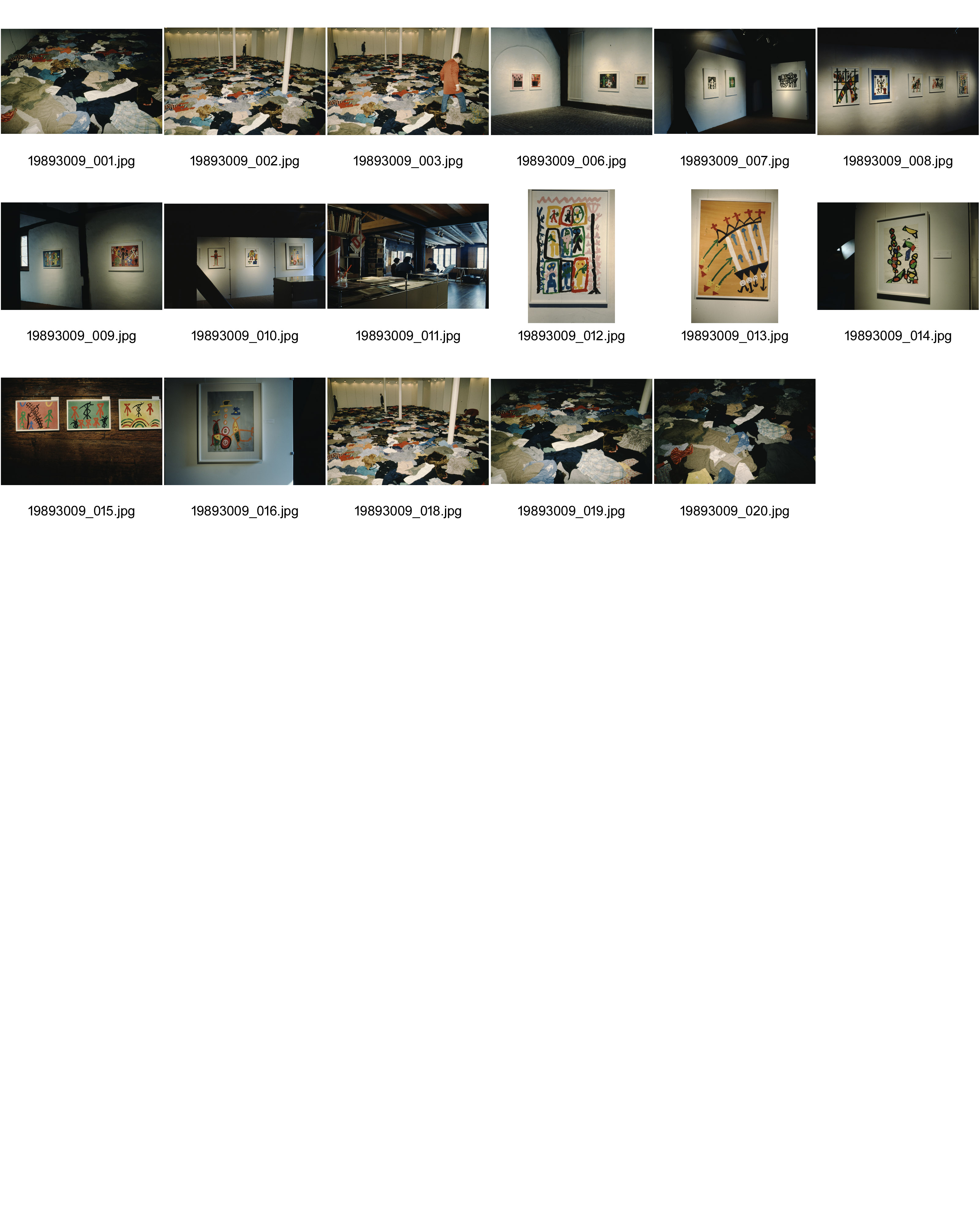 Image of sheet 19893009: Installation von Christian Boltanski mit Kleider zum Gedenken an den Holocaust, 1989.