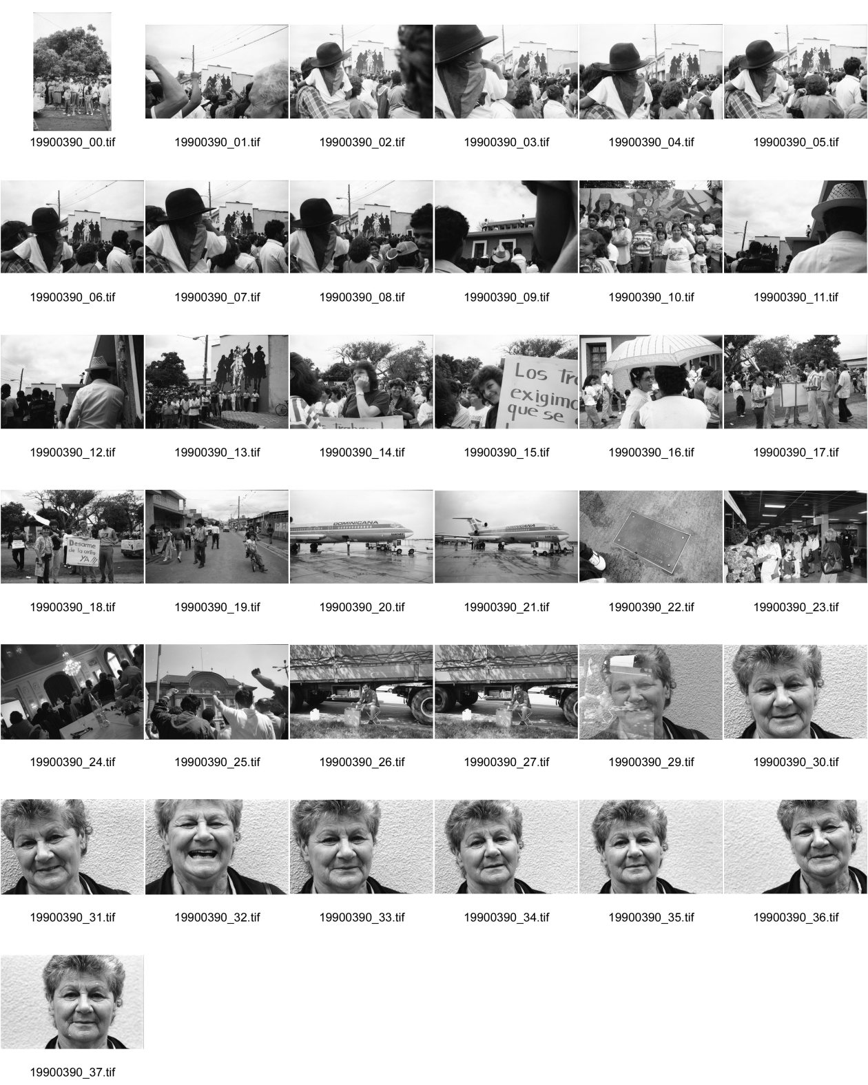 Image of sheet 19900390: In Esteli Nicaragua wird zum ersten Mal nach der Machtübernahme von Violetta Chamorro, 1. Mai 'gefeiert'. Ich gehe mit Juanita Brüssel und Bayardo Gamez und Uriel Sotomayor und Donaldo Altamirano. Die Leute stehen vor der Wandmalerei von Nordamerikanischen Künstlern Muralistas Mural. Gruppenbild. Flughafen Santo Domingo. Platte von Papst.' Su Santidad Juan Pablo II demonstro su amor  al pueblo dominicano al besar con humildad este lugar el dia 25 de enero de 1979'. 
Frauenhandel. Junge Frauen warten auf ihren Abflug nach Europa, wo sie als Animierdamen und Prostituierte Frauenhandel arbeiten werden oder schon verheiratet wurden. Flughafen Madrid Spanien
Fäuste vor der Nationalbank am Bundesplatz. Protest Kurden Kurds Kurdinnen. Ein Lastwagenfahrer isst sein Mittagessen neben seinem Lastwagen. Portrait Doppelbelichtung Meine Mutter Ruth Guggenheim Heussler zum 70 Geburtstag. Zürich 1990