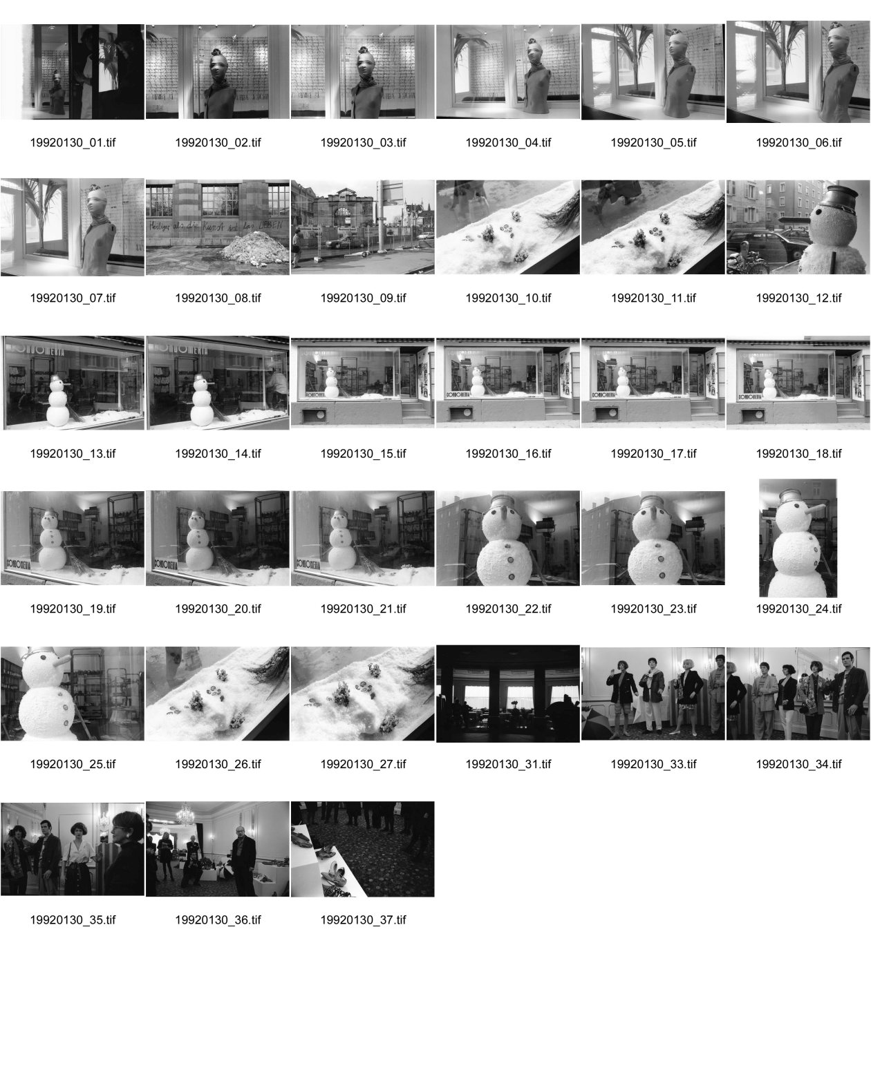 Image of sheet 19920130: Schaufensterpuppe mit Brille auf Kniestrumpf in Simons's Brillenladen an der Oberen Zäune .Winterdekoration im Schaufenster der Kondome Condomeria (Kondomladen).Schneemann mit Kondomnase. und Knöpfen. Living Doll's bei Modeschau für Bally's Frühlingskollektion im Hotel Dolder. 1992 Zürich Schweiz